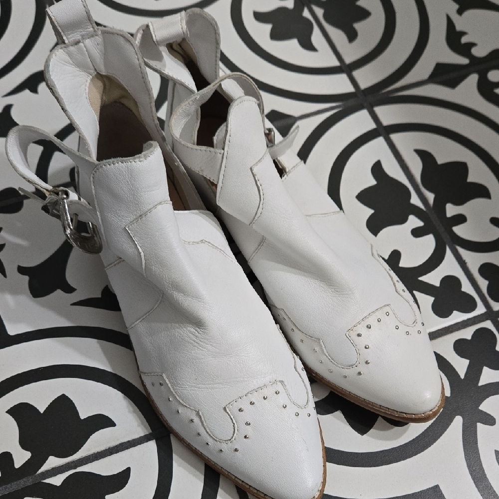 Elegant White Leather Women's Shoes